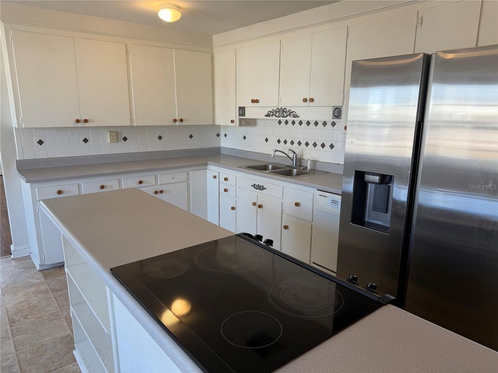 Image 14 of property listing at 5335 6TH STREET, Zephyrhills, FL 33542