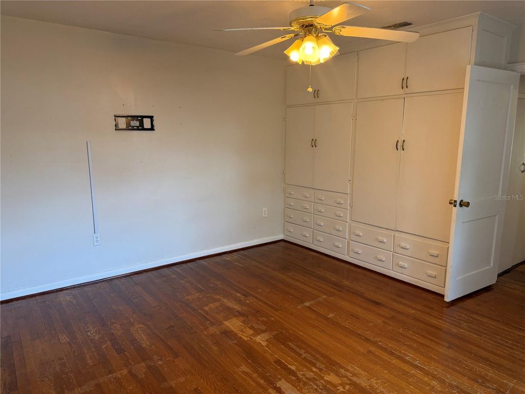 Image 17 of property listing at 5335 6TH STREET, Zephyrhills, FL 33542