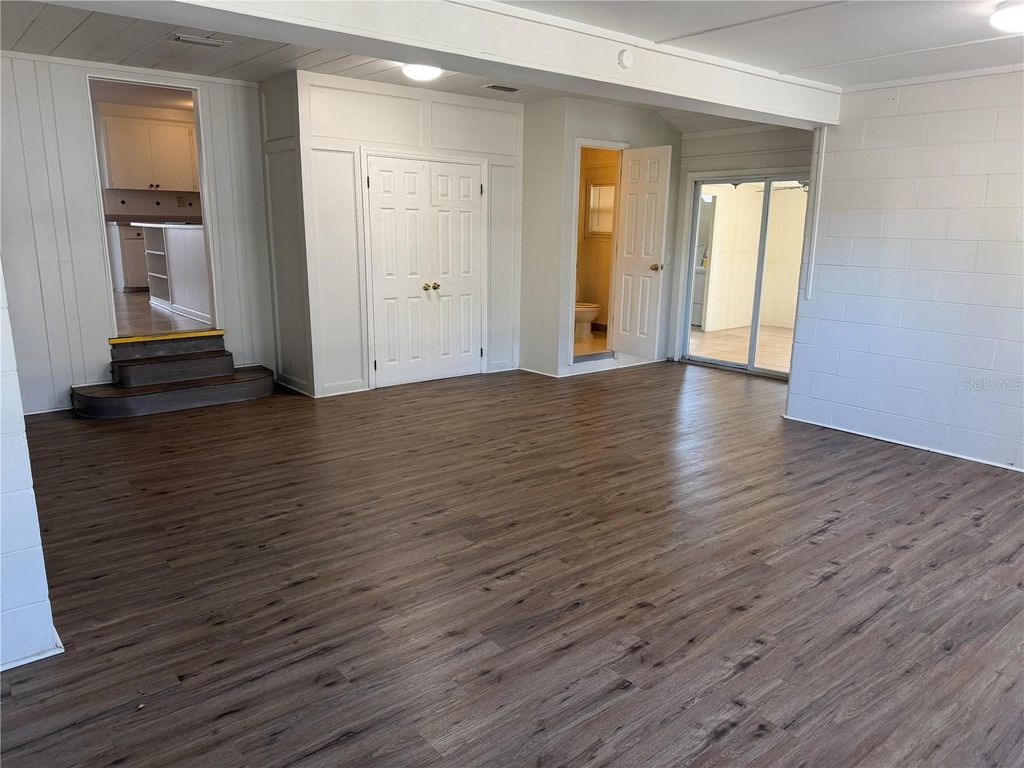 Image 21 of property listing at 5335 6TH STREET, Zephyrhills, FL 33542