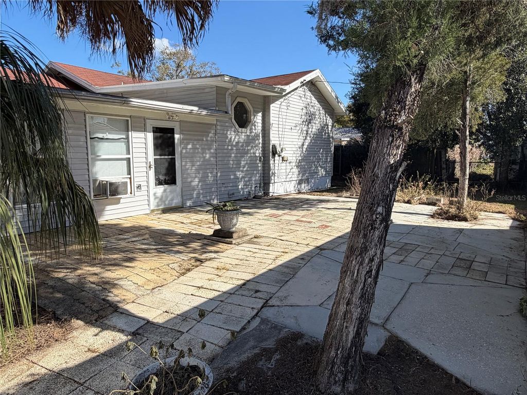 Image 28 of property listing at 5335 6TH STREET, Zephyrhills, FL 33542
