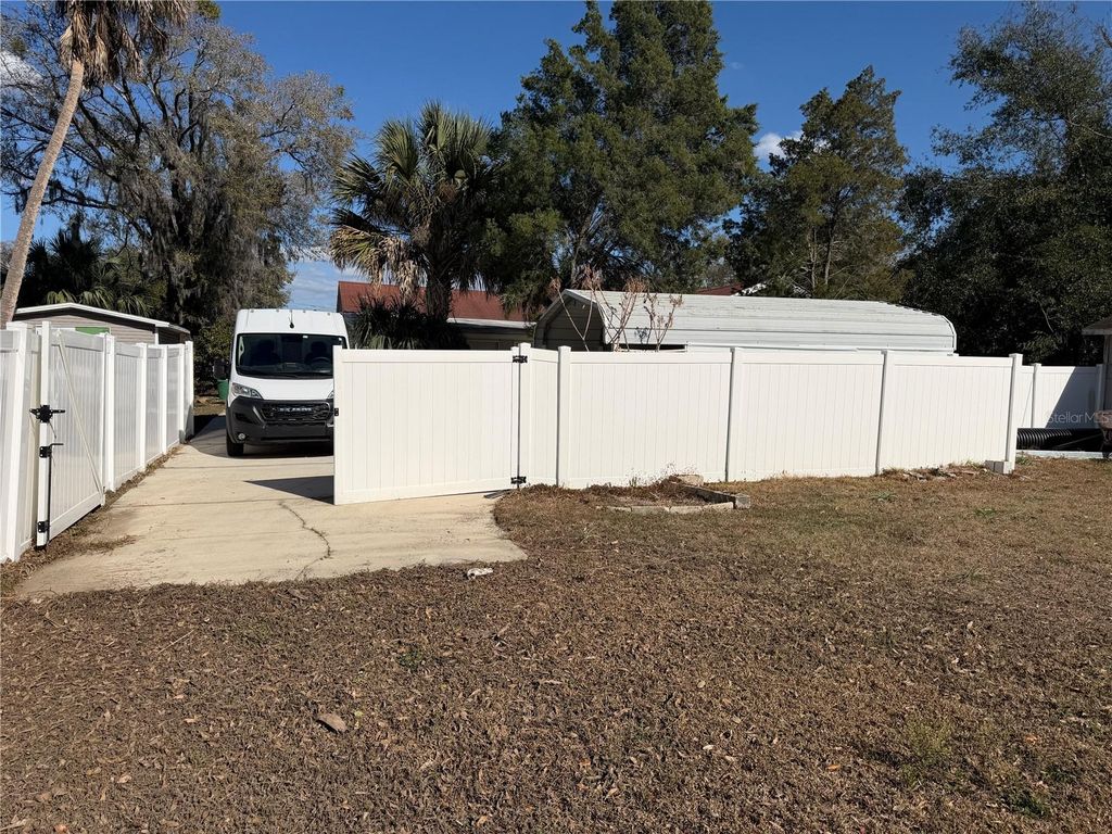 Image 30 of property listing at 5335 6TH STREET, Zephyrhills, FL 33542
