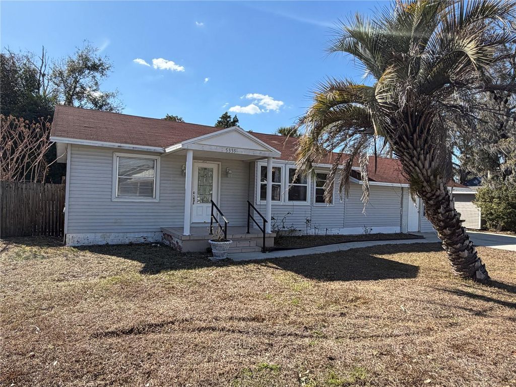 Image 4 of property listing at 5335 6TH STREET, Zephyrhills, FL 33542