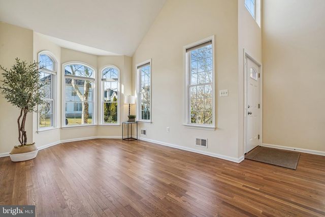 5 MCELROY LN, Belle Mead, NJ 08502