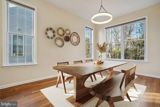 5 MCELROY LN, Belle Mead, NJ 08502