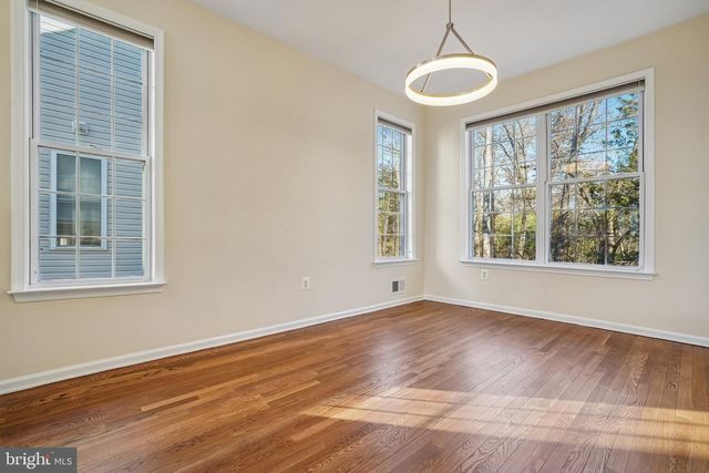 5 MCELROY LN, Belle Mead, NJ 08502