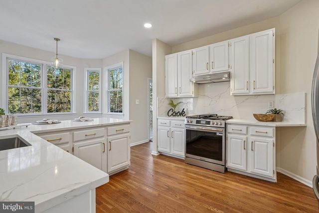 5 MCELROY LN, Belle Mead, NJ 08502