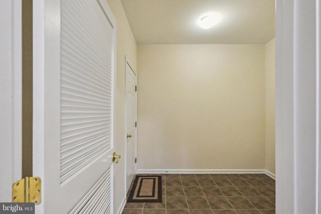 5 MCELROY LN, Belle Mead, NJ 08502