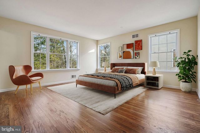 5 MCELROY LN, Belle Mead, NJ 08502