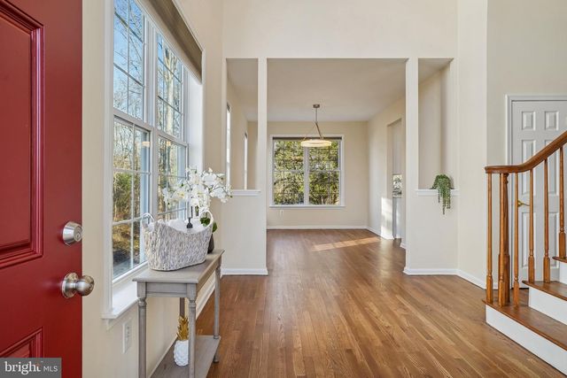 5 MCELROY LN, Belle Mead, NJ 08502