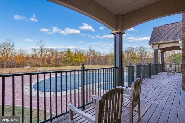 5 MCELROY LN, Belle Mead, NJ 08502