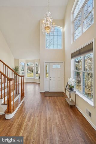 5 MCELROY LN, Belle Mead, NJ 08502