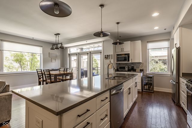 622 E 10th Street 205, Indianapolis, IN 46202
