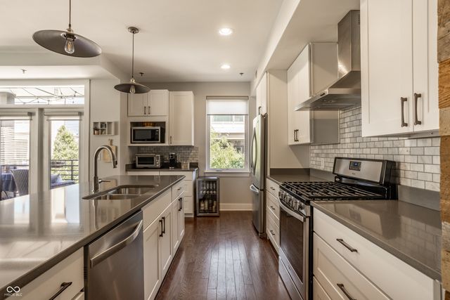 622 E 10th Street 205, Indianapolis, IN 46202