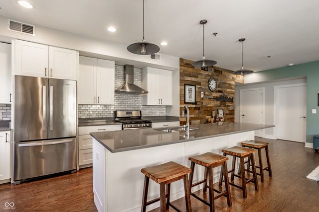 622 E 10th Street 205, Indianapolis, IN 46202
