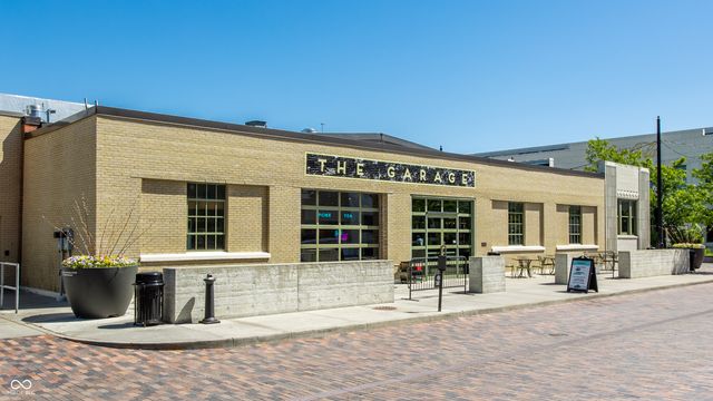 622 E 10th Street 205, Indianapolis, IN 46202
