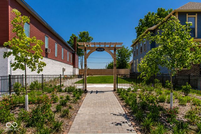 622 E 10th Street 205, Indianapolis, IN 46202