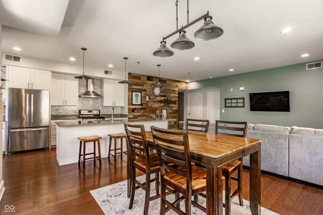 622 E 10th Street 205, Indianapolis, IN 46202