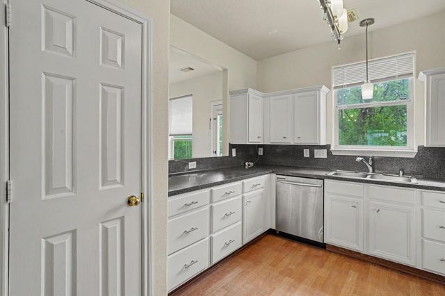 321 E Wilkins Street, League City, TX 77573