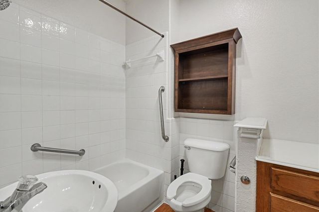 321 E Wilkins Street, League City, TX 77573