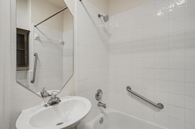 321 E Wilkins Street, League City, TX 77573