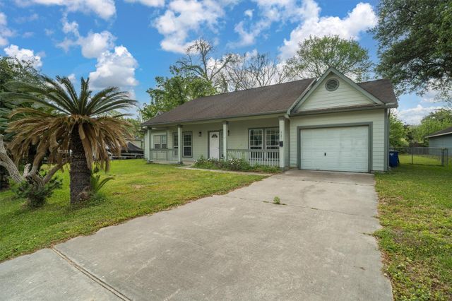 321 E Wilkins Street, League City, TX 77573