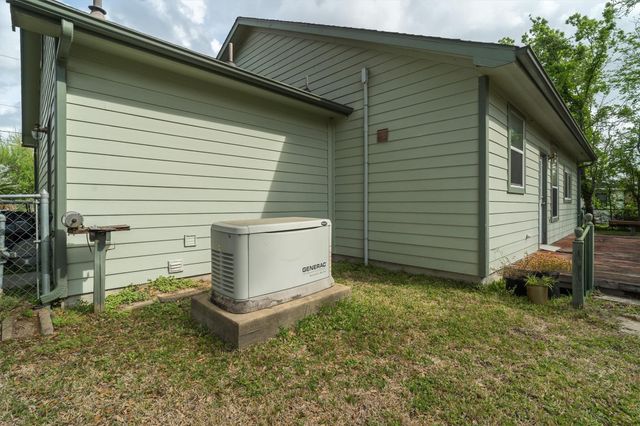 321 E Wilkins Street, League City, TX 77573