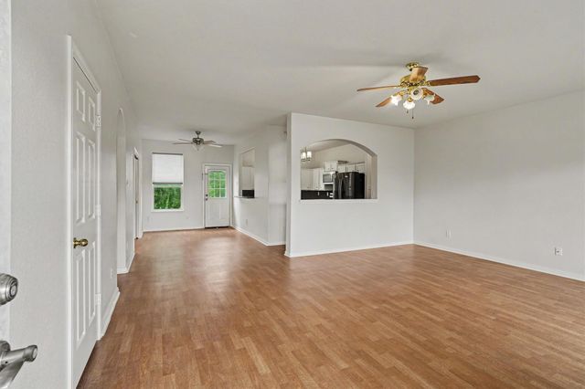 321 E Wilkins Street, League City, TX 77573