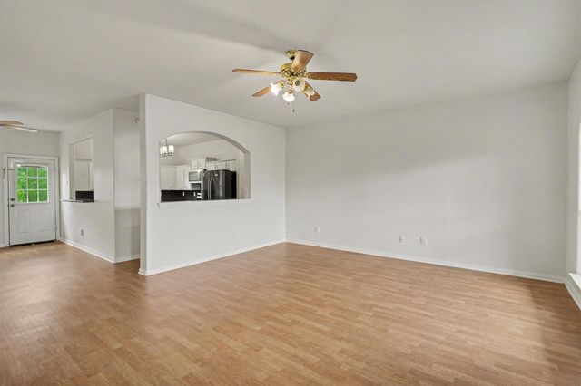 321 E Wilkins Street, League City, TX 77573