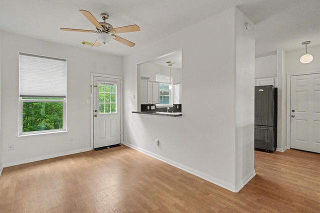 321 E Wilkins Street, League City, TX 77573