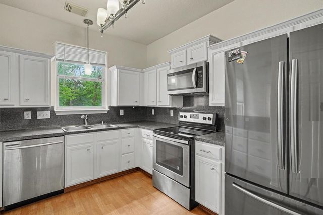 321 E Wilkins Street, League City, TX 77573