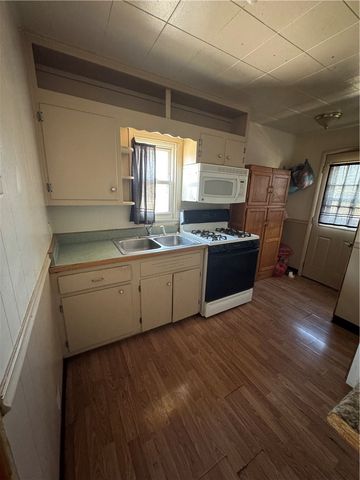 110 13th St, Conway, PA 15027
