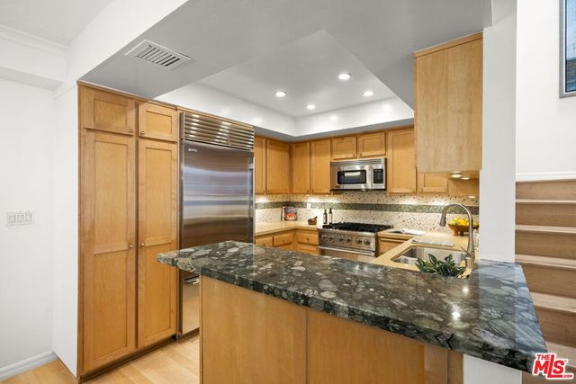 925 14th Street 19, Santa Monica, CA 90403