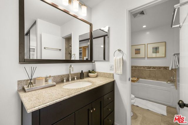 925 14th Street 19, Santa Monica, CA 90403