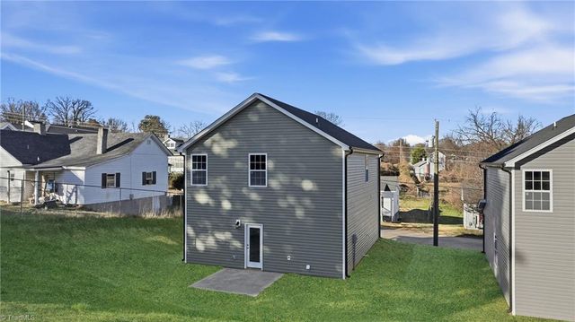 858 W 12th Street, Winston-salem, NC 27105