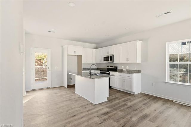 858 W 12th Street, Winston-salem, NC 27105