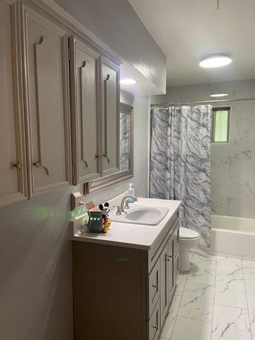 2333 N Carrier Parkway, Grand Prairie, TX 75050