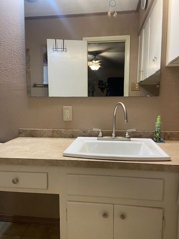 2333 N Carrier Parkway, Grand Prairie, TX 75050