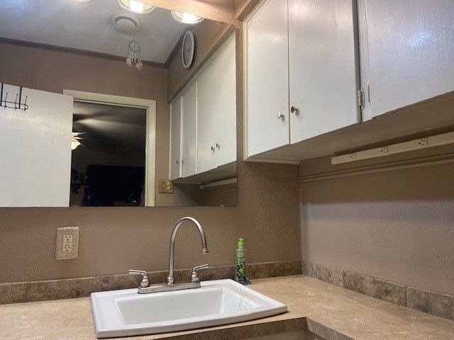 2333 N Carrier Parkway, Grand Prairie, TX 75050