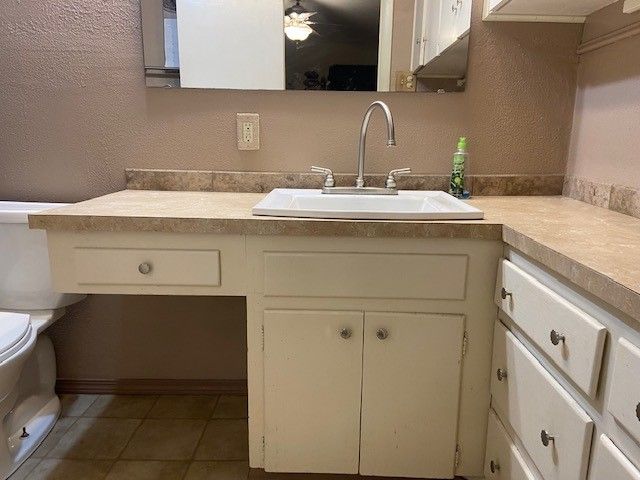 2333 N Carrier Parkway, Grand Prairie, TX 75050