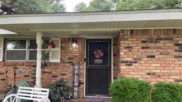 2333 N Carrier Parkway, Grand Prairie, TX 75050