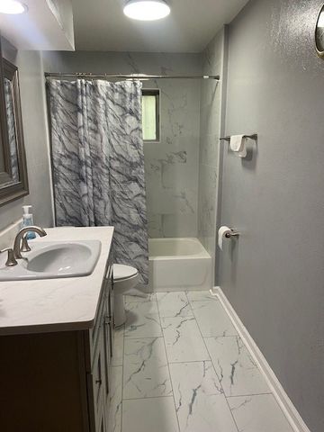 2333 N Carrier Parkway, Grand Prairie, TX 75050