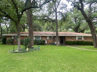2333 N Carrier Parkway, Grand Prairie, TX 75050