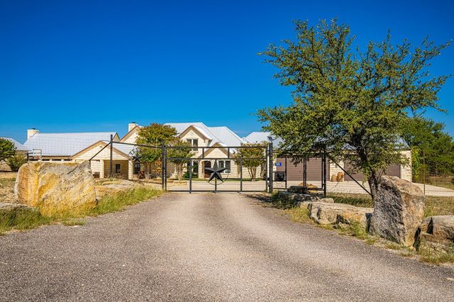 165 Williams Trail, Kerrville, TX 78028