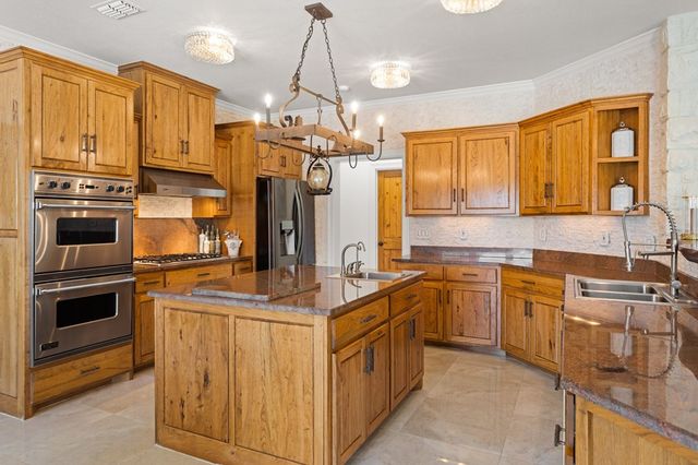 165 Williams Trail, Kerrville, TX 78028