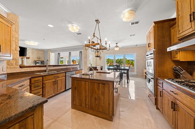 165 Williams Trail, Kerrville, TX 78028