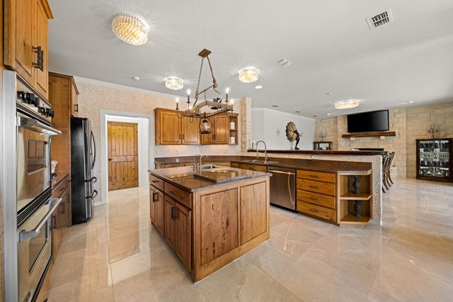 165 Williams Trail, Kerrville, TX 78028