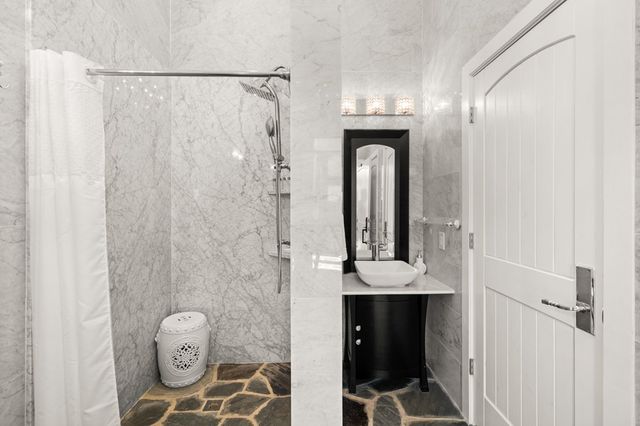 165 Williams Trail, Kerrville, TX 78028