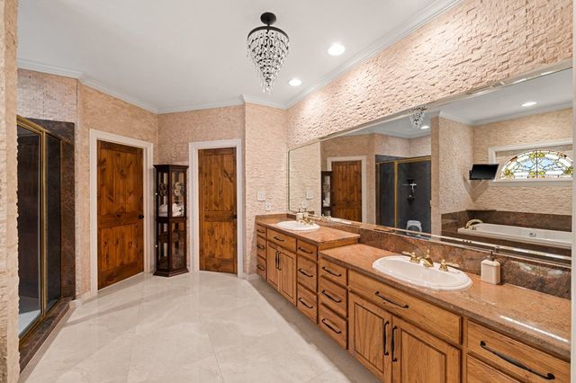 165 Williams Trail, Kerrville, TX 78028