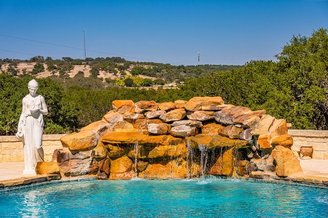 165 Williams Trail, Kerrville, TX 78028