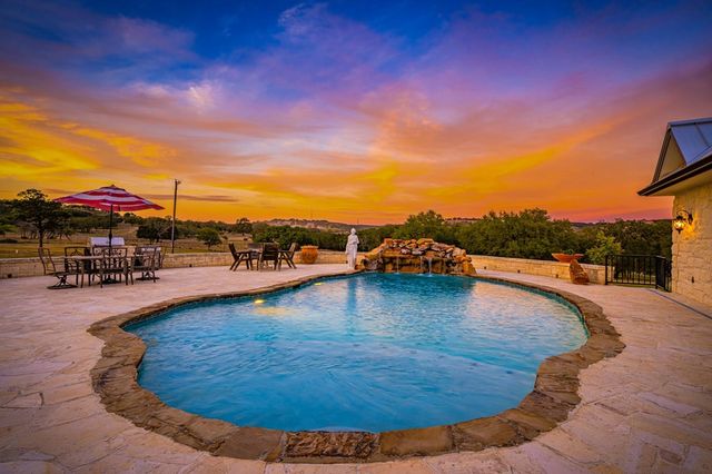 165 Williams Trail, Kerrville, TX 78028